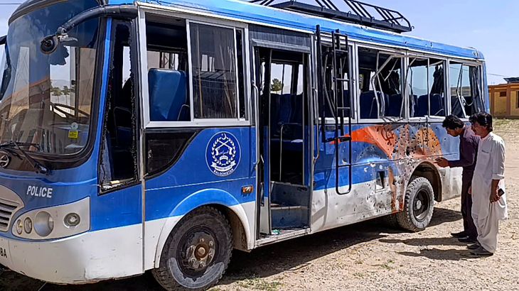 Pakistan police bus bombing kills three