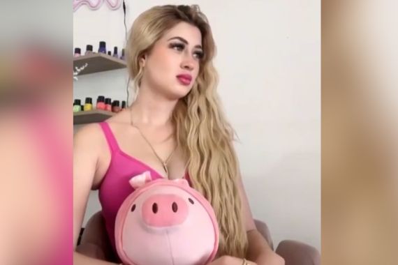 Mourners gathered to celebrate the life of 23-year-old beauty influencer Valeria Marquez, who was shot dead during a TikTok livestream at her salon in Jalisco, Mexico.